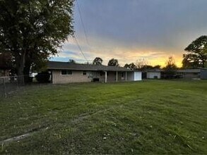 1708 Theodore Dr in Springdale, AR - Building Photo - Building Photo