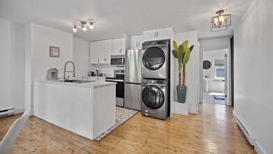 38 Victoria St in St John's, NL - Building Photo - Building Photo