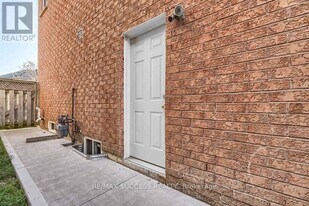 3974 Freeman Terrace in Mississauga, ON - Building Photo