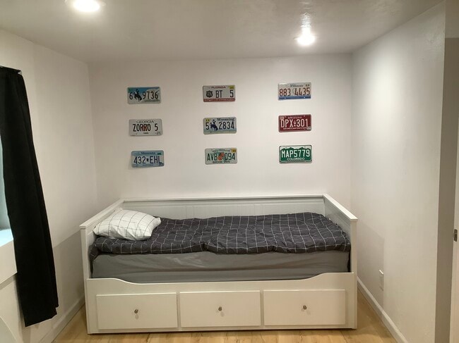 1209 E Harney St, Unit 1209 B in Laramie, WY - Foto de edificio - Building Photo