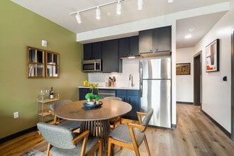 611 Commerce St in New Orleans, LA - Building Photo - Building Photo