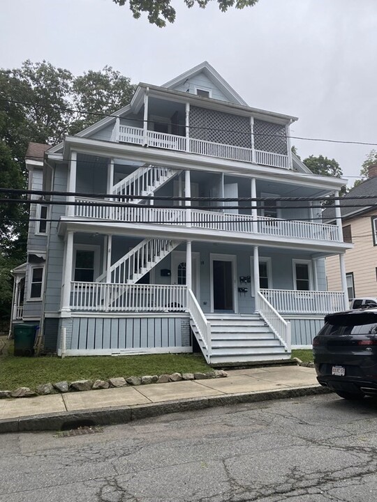 17 Cliff St-Unit -1 in Attleboro, MA - Building Photo