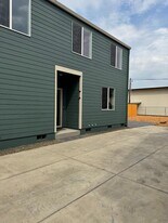 263 28th Ave SE in Albany, OR - Building Photo