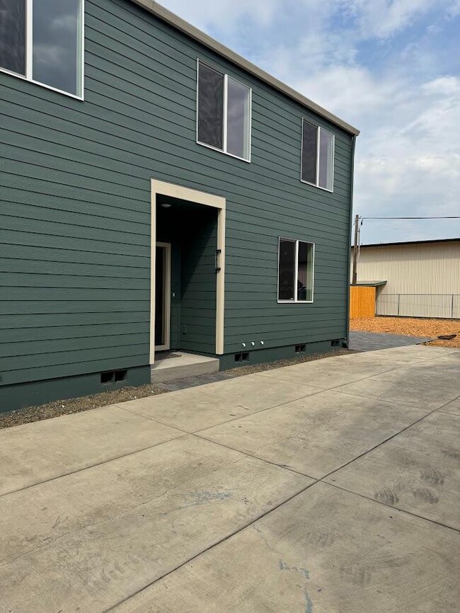 property at 263 28th Ave SE