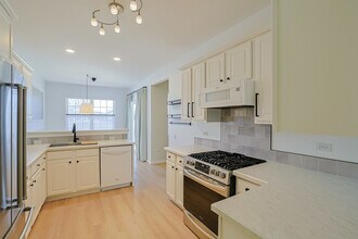 12166 White Tail Ln in Huntley, IL - Building Photo - Building Photo