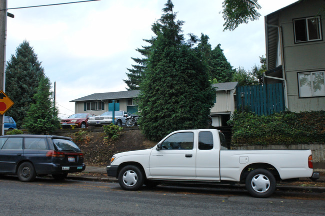 629 SE Franklin St in Portland, OR - Building Photo - Building Photo