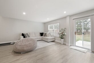 3074 Renard Ln in St. Charles, IL - Building Photo - Building Photo