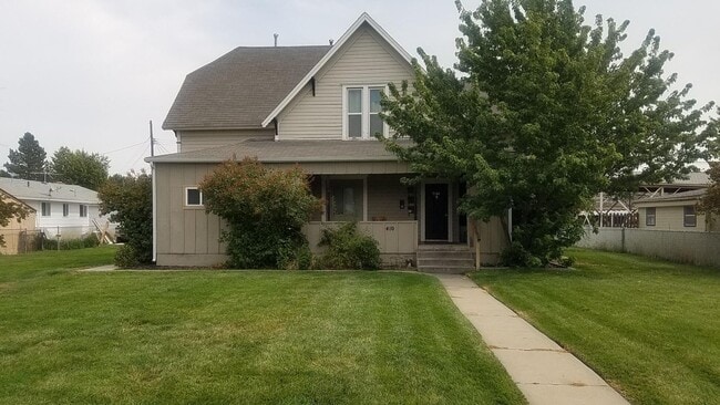property at 410 S Hayes Ave