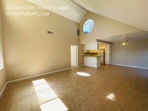 313 N Melrose Dr in Vista, CA - Building Photo - Building Photo