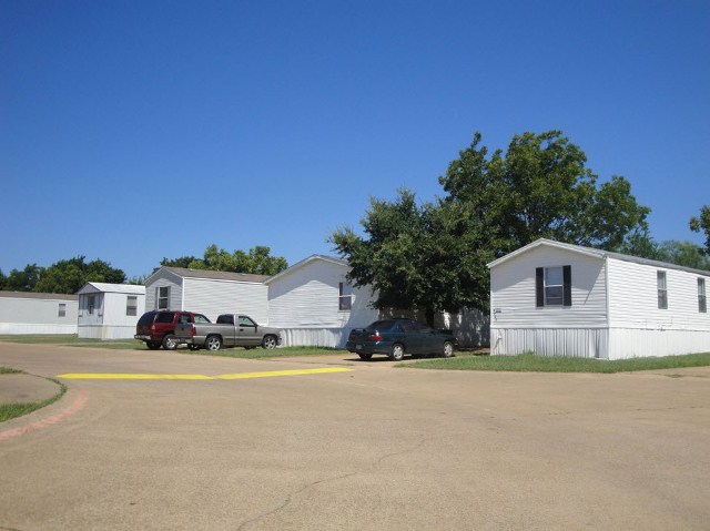 Willow Springs Manufactured Housing Community in Fort Worth, TX - Building Photo