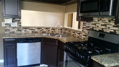 6111 Quiet Village Ct in Houston, TX - Building Photo - Building Photo