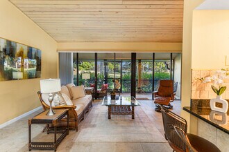 229 Old Meadow Way in Palm Beach Gardens, FL - Building Photo - Building Photo