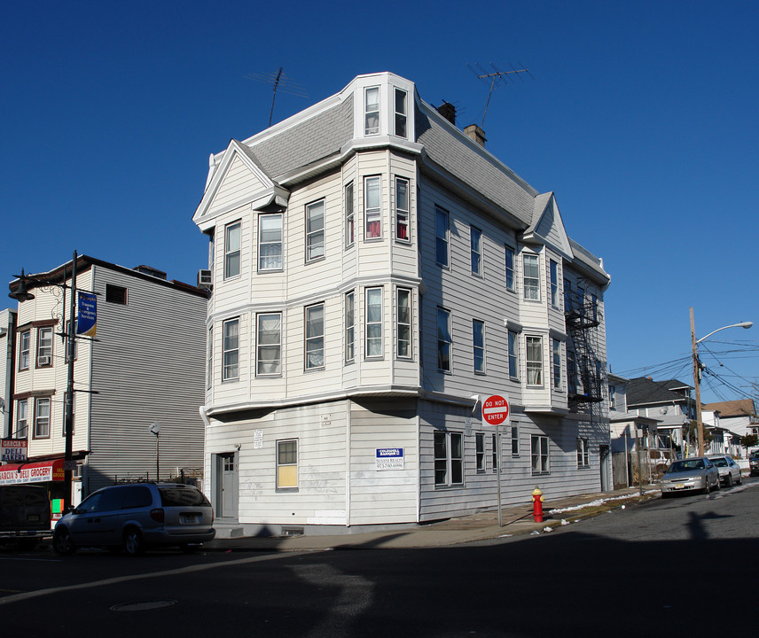 853 Main St in Paterson, NJ - Building Photo