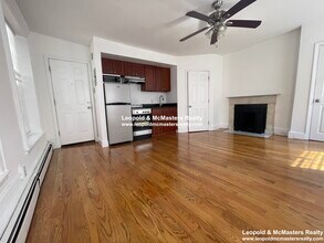 22 Joy St, Unit Joy street 4 in Boston, MA - Building Photo - Building Photo