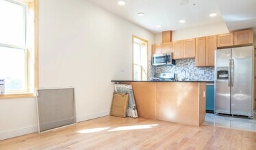 20 Winthrop St, Unit 3 in Boston, MA - Building Photo - Building Photo