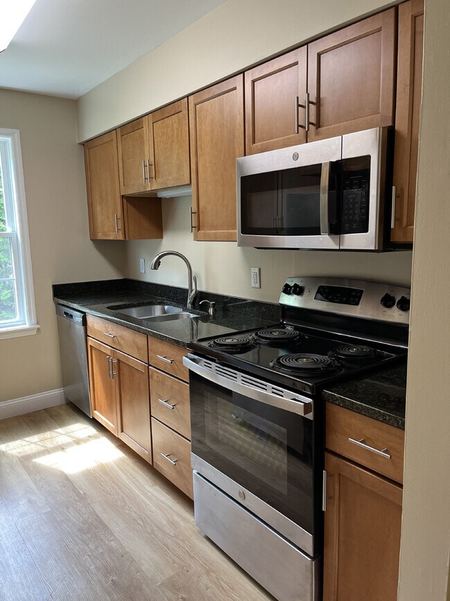 5 Wolfe Way Apartments and Nearby Plattsburgh Apartments For Rent Plattsburgh, NY