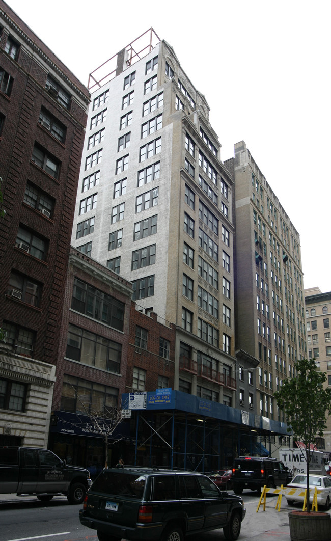 43-45 E 30th St in New York, NY - Building Photo - Building Photo