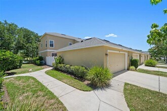 7112 Five Oaks Dr in St. Cloud, FL - Building Photo - Building Photo
