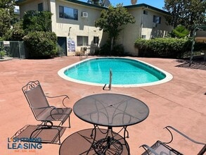 5130 Yarmouth Ave in Los Angeles, CA - Building Photo - Building Photo