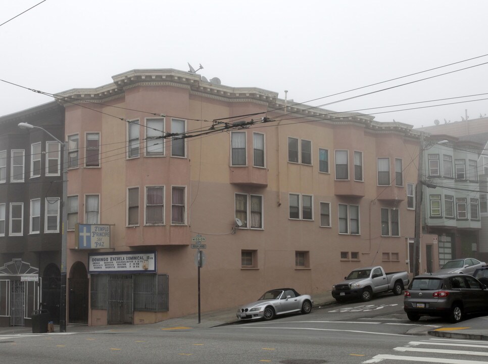 105-107 Highland Ave in San Francisco, CA - Foto de edificio