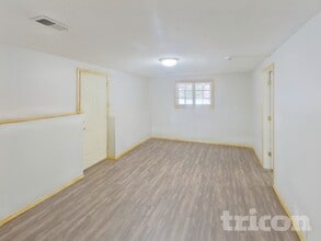 18829 147th St NW in Elk River, MN - Foto de edificio - Building Photo