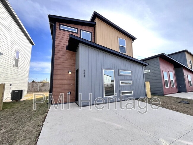 841 Reading RR Ln in Centerton, AR - Building Photo - Building Photo