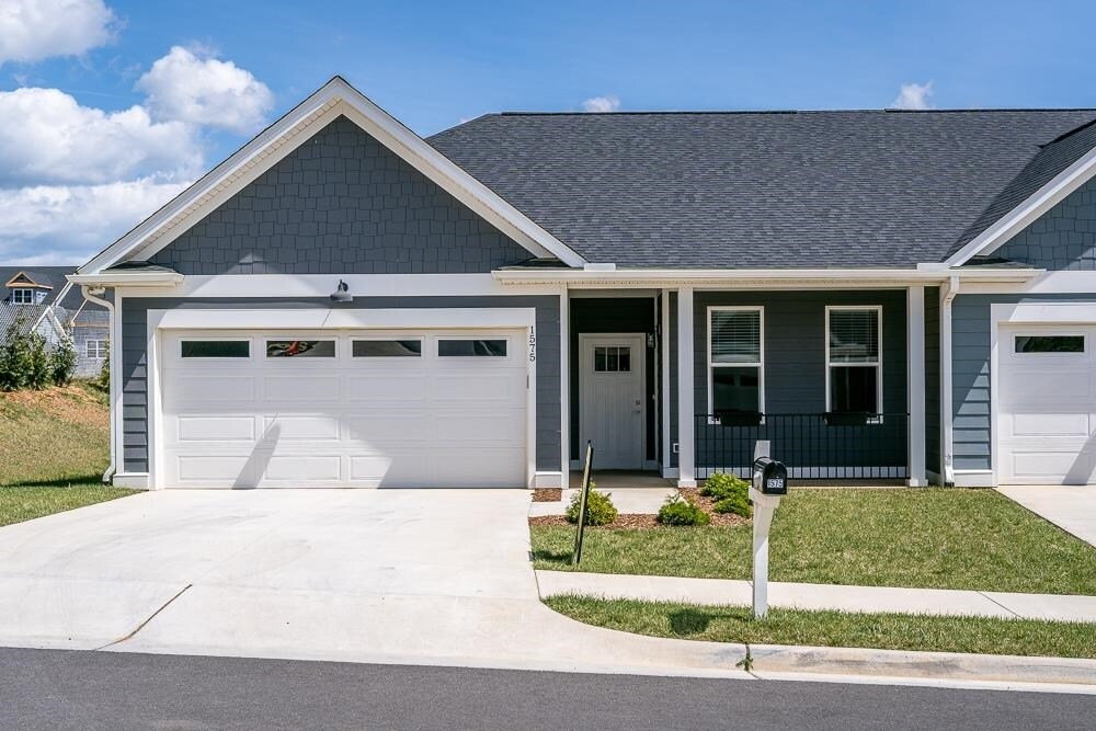 1575 Port Hills Dr in Harrisonburg, VA - Building Photo