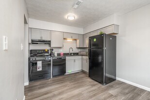 Summit Park Apartments in Columbus, OH - Building Photo