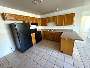 712 E 17th St in Douglas, AZ - Foto de edificio - Building Photo