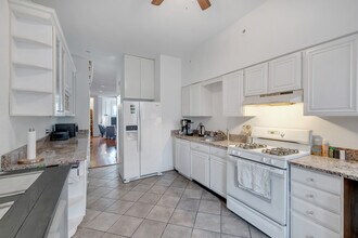 321 F St NE in Washington, DC - Building Photo - Building Photo