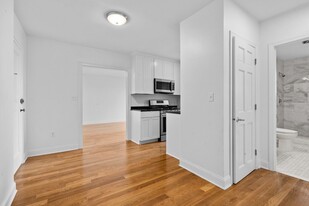 20 Follen St, Unit #1 in Cambridge, MA - Building Photo - Building Photo