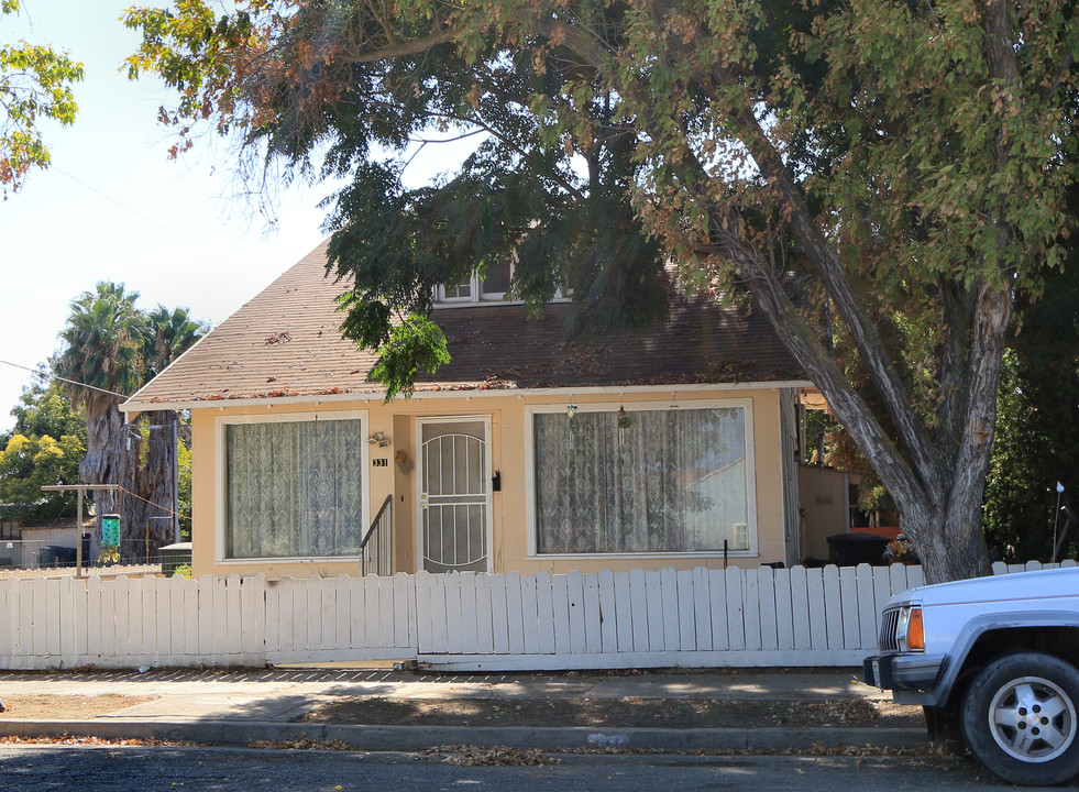 331 S 4th St in Patterson, CA - Building Photo