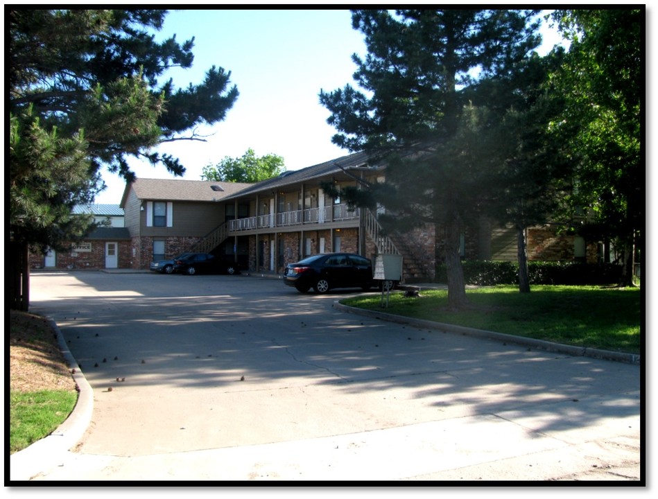 The Landings Apartments L-2 in Lawton, OK - Building Photo