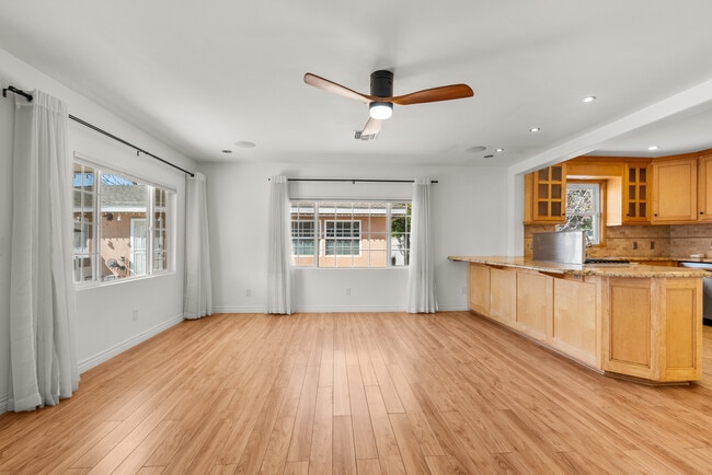 4576 Adam Rd in Simi Valley, CA - Building Photo - Building Photo