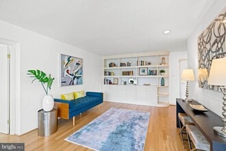 4720 Chevy Chase Dr in Chevy Chase, MD - Building Photo - Building Photo