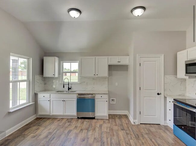 1316 Becky St in Bossier City, LA - Building Photo - Building Photo