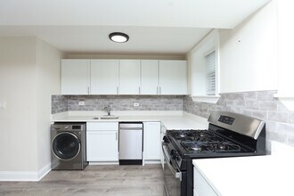 856 W George St in Chicago, IL - Building Photo - Building Photo