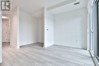 110 Broadway Ave in Toronto, ON - Building Photo - Building Photo