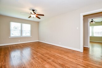 1957 Norcrest Dr in Houston, TX - Building Photo - Building Photo