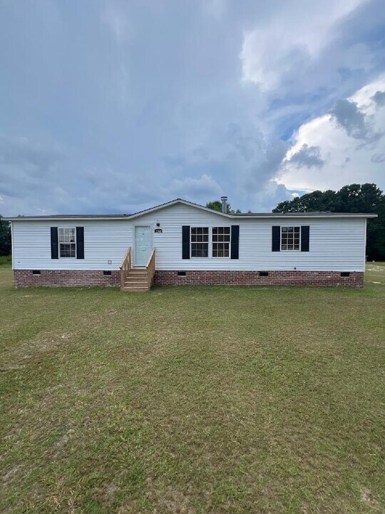 1269 Ira B Tart Rd in Dunn, NC - Building Photo