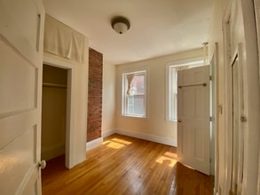 52 Revere St, Unit T5 in Boston, MA - Building Photo - Building Photo