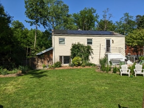 425 Rollins St in Falls Church, VA - Building Photo - Building Photo