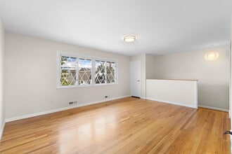 689 9th St in Secaucus, NJ - Building Photo - Building Photo