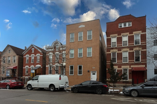 property at 1906 S Loomis St