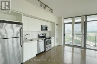 105-1105 The Queensway in Toronto, ON - Building Photo - Building Photo