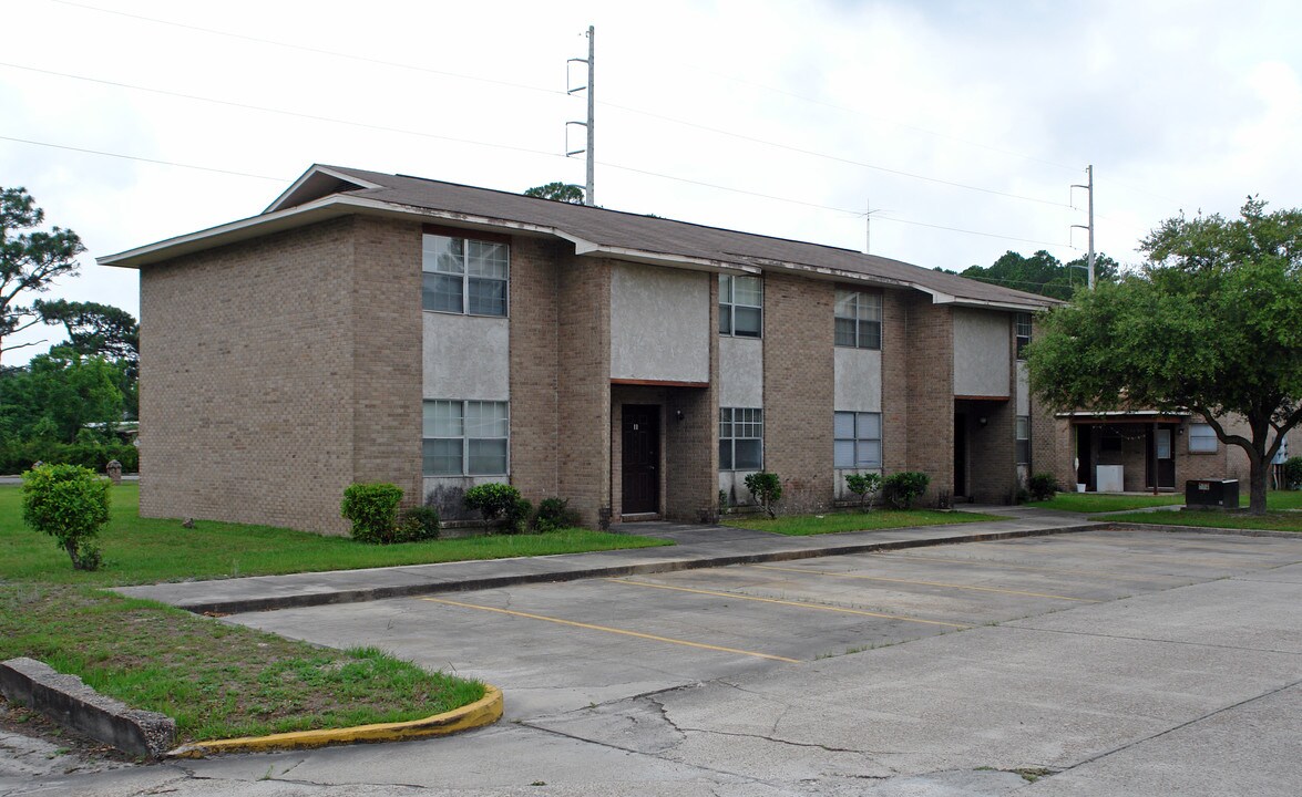 Parkway Apartments in Panama City, FL - Building Photo