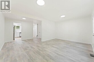 1441 Palmerston Dr in Ottawa, ON - Building Photo - Building Photo