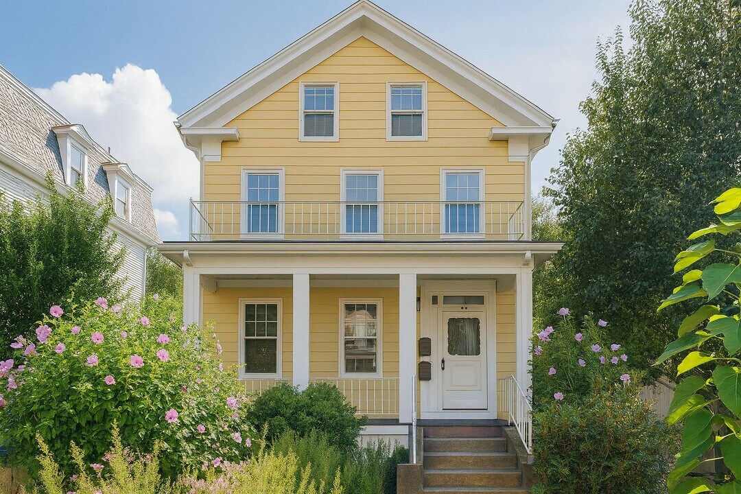 44 Pearl St, Unit #2 in Somerville, MA - Foto de edificio