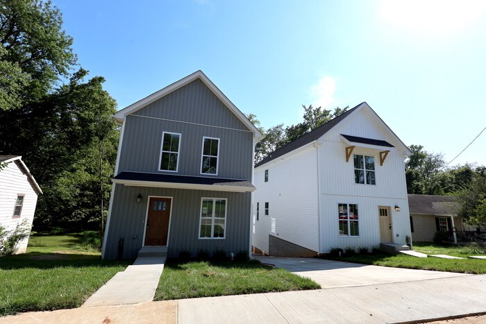 218 High St in Clarksville, TN - Foto de edificio