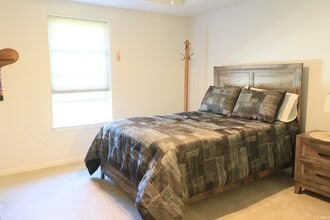 610 Tealwood Dr in Jasper, IN - Building Photo - Building Photo